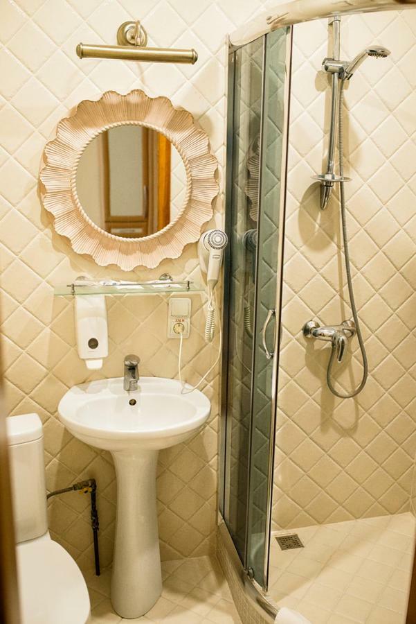 Vip Hotel Izmail Εξωτερικό φωτογραφία