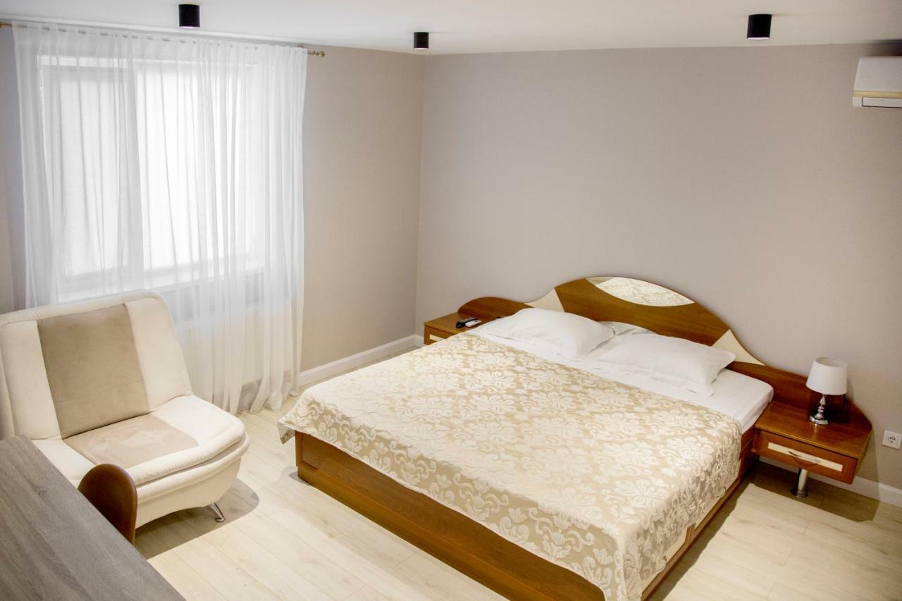Vip Hotel Izmail Εξωτερικό φωτογραφία